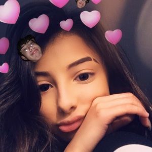 Meet your Posher, Gabriela